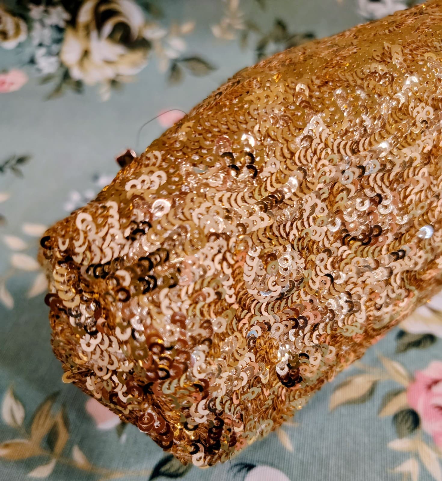 Victoria’s Secret Gold Sequin Embellished Clutch Purse Wallet NWOT - Thumbnail 9