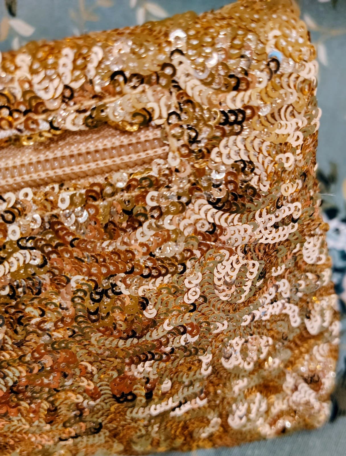 Victoria’s Secret Gold Sequin Embellished Clutch Purse Wallet NWOT - Thumbnail 7