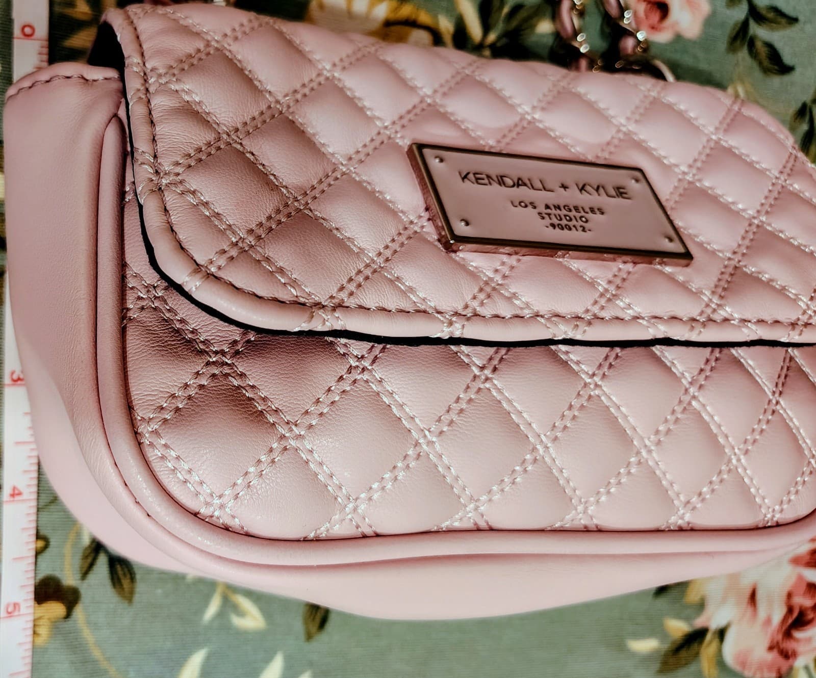 Kendall & Kylie Rose Pink Quilted Crossbody Bag With Chain - Thumbnail 13