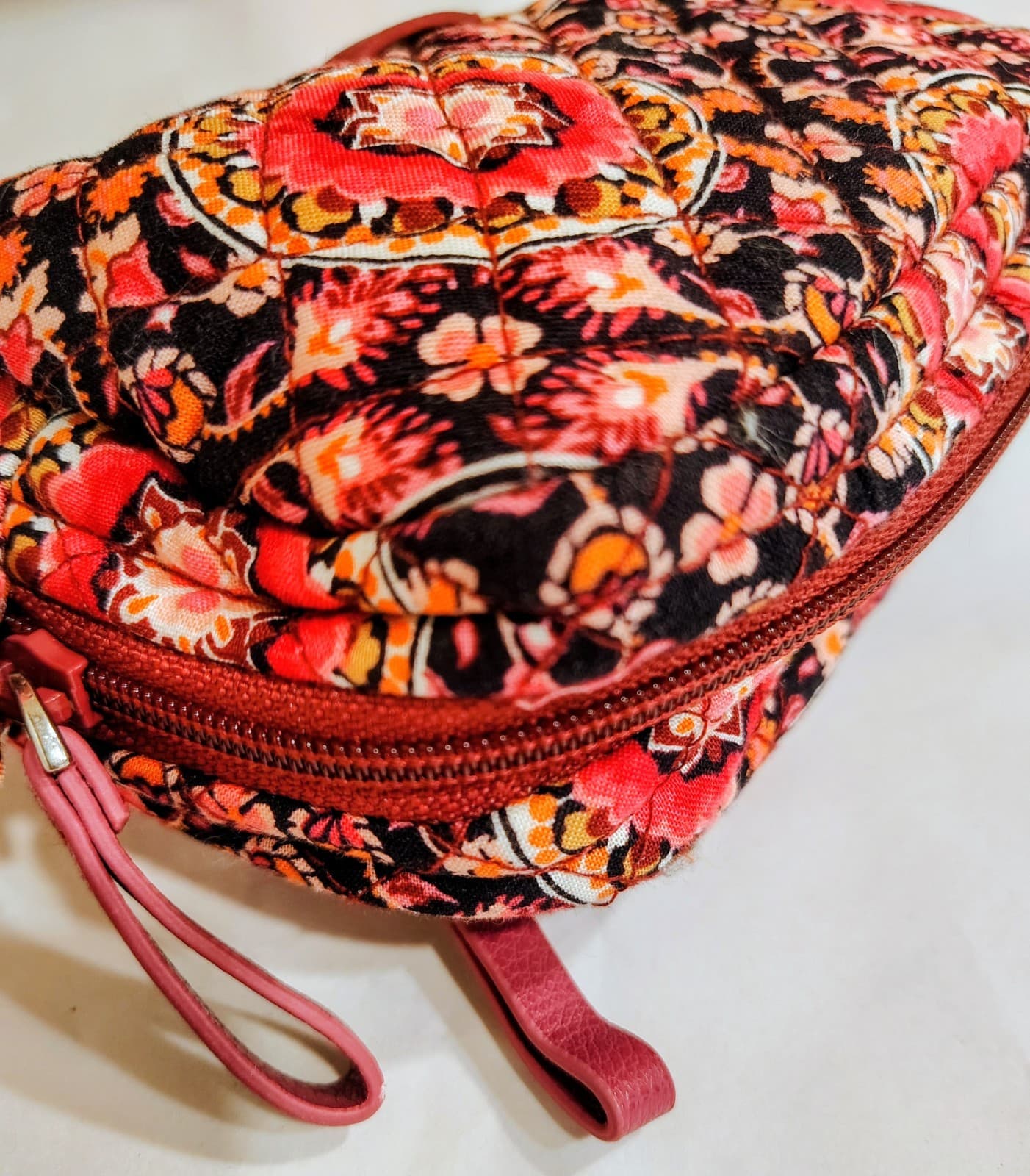NWOT Vera Bradley Raspberry Medallion Makeup Bag - Thumbnail 2