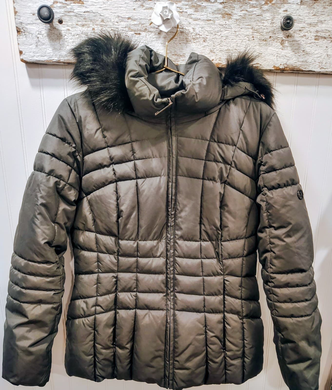 NWOT Calvin Klein Women's Winter Puffer jacket coat, Charcoal Gray, Size M, $180