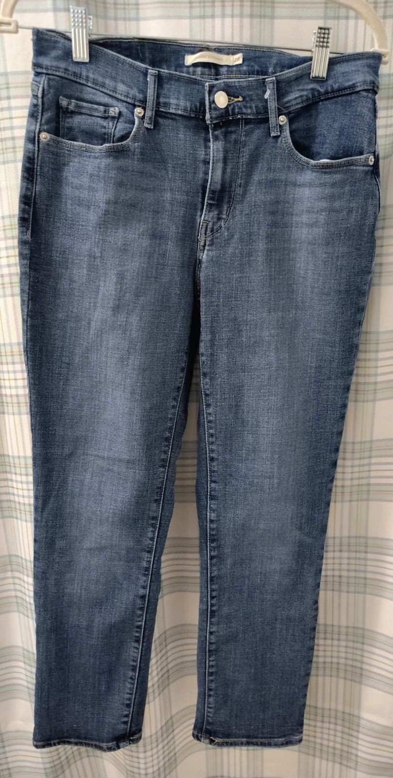 Levi’s Women’s Blue Denim Mid-Rise Classic Straight Leg Jeans Size 28 - Thumbnail 2