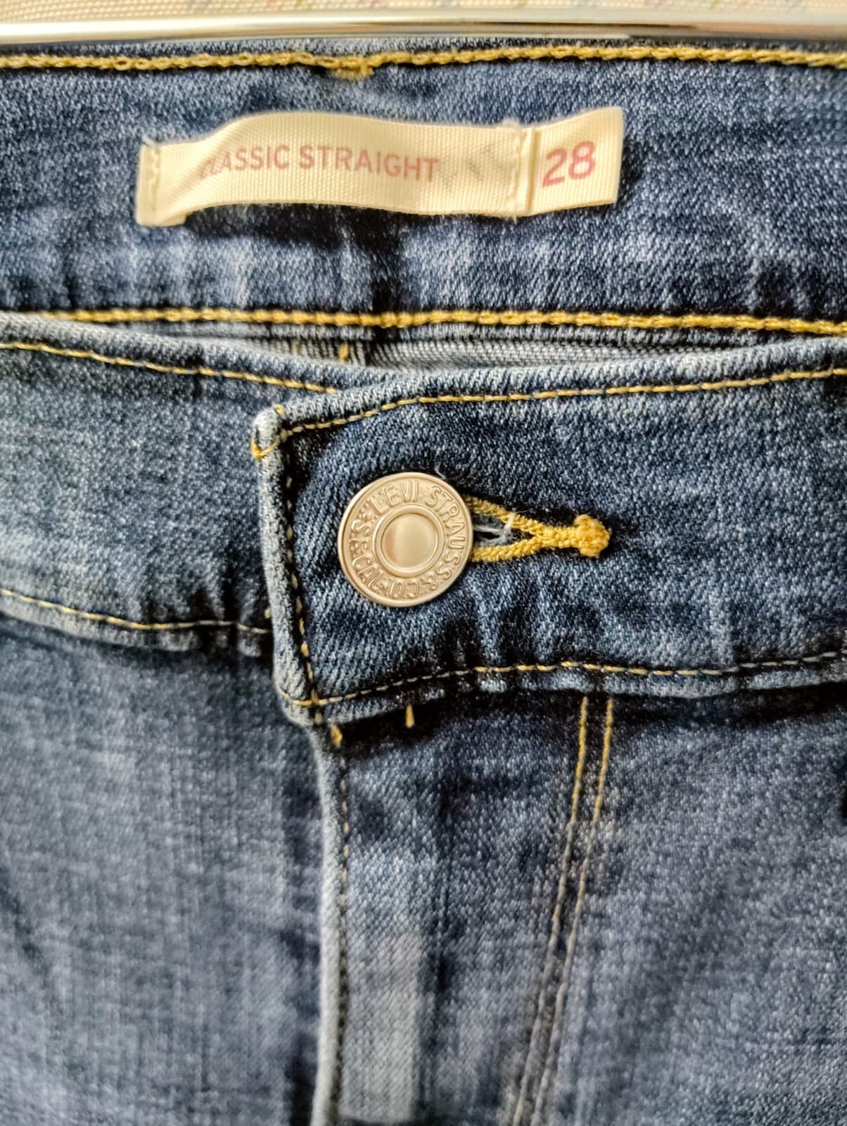 Levi’s Women’s Blue Denim Mid-Rise Classic Straight Leg Jeans Size 28 - Thumbnail 5