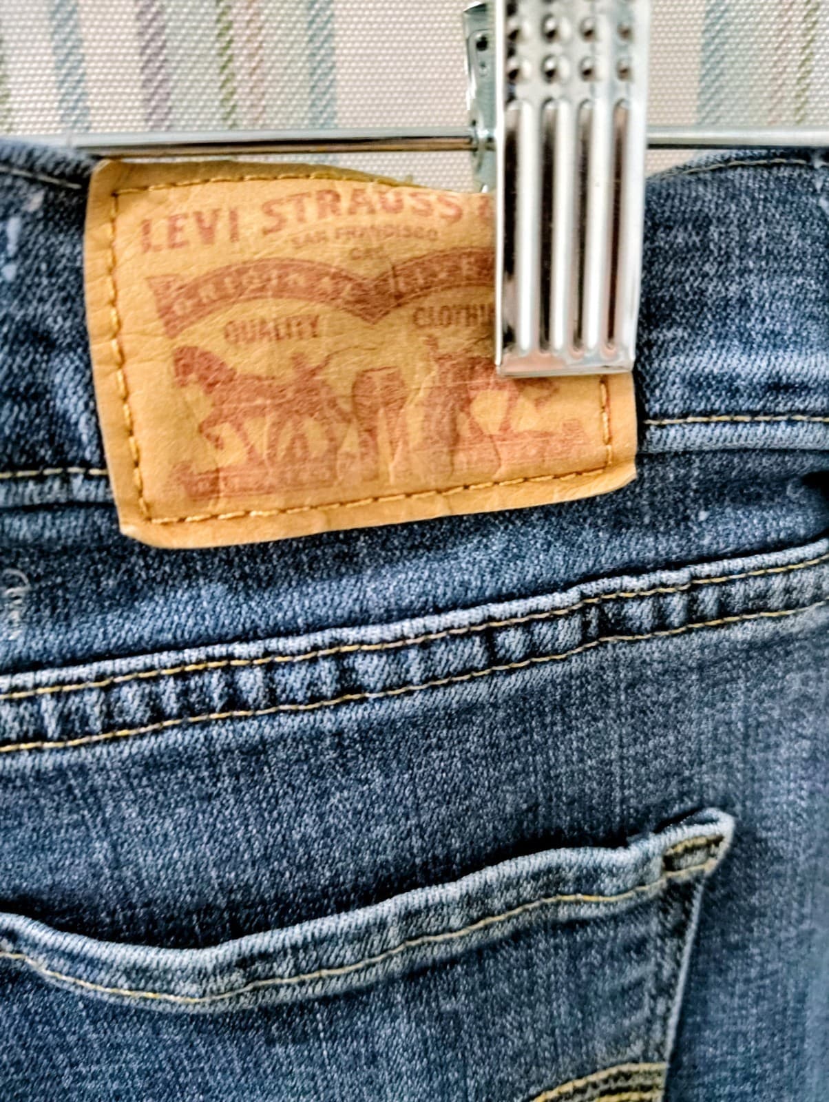 Levi’s Women’s Blue Denim Mid-Rise Classic Straight Leg Jeans Size 28 - Thumbnail 6