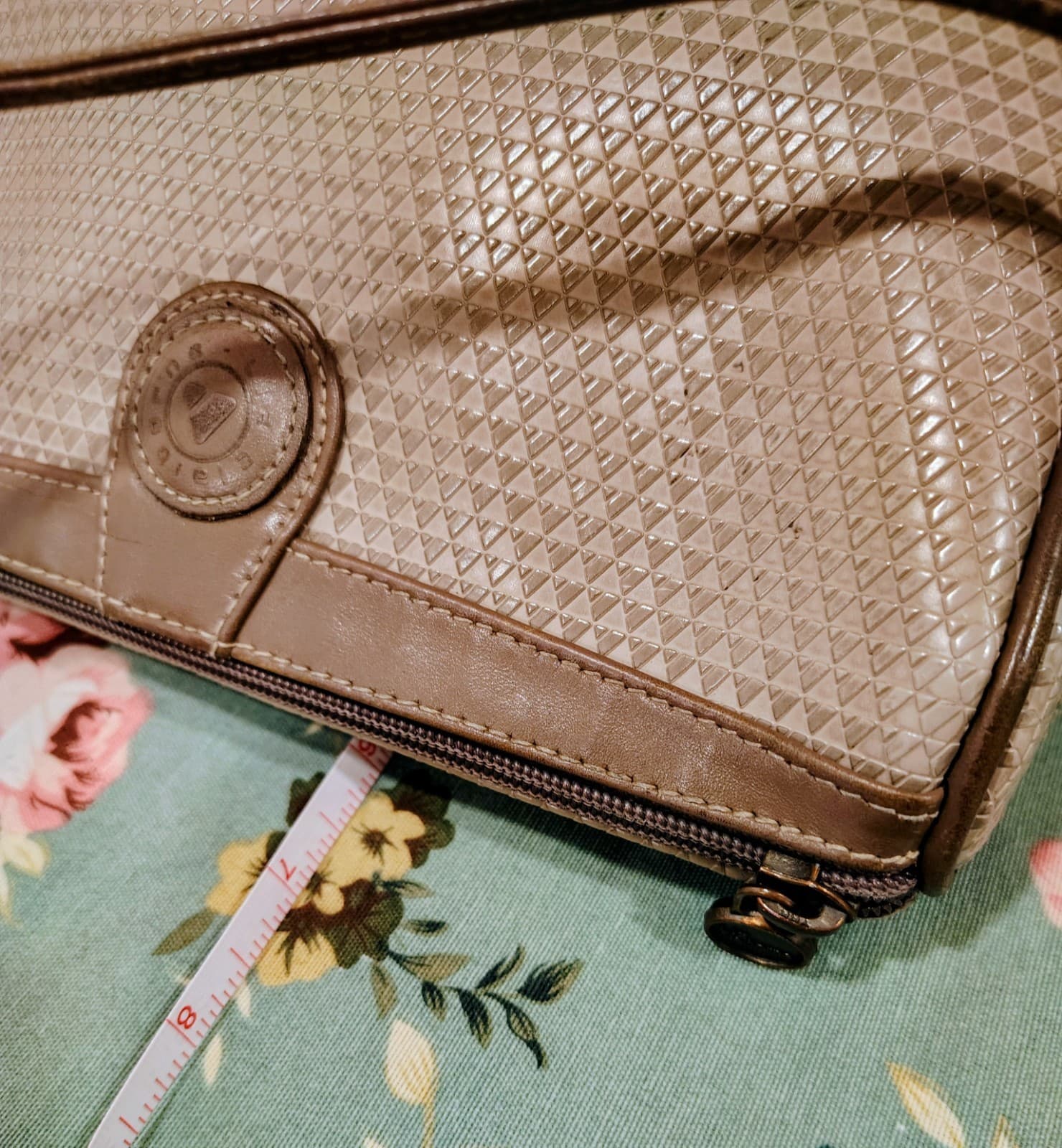 Vintage 1983 Liz Claiborne Tan Triangle purse shoulder bag - Thumbnail 16