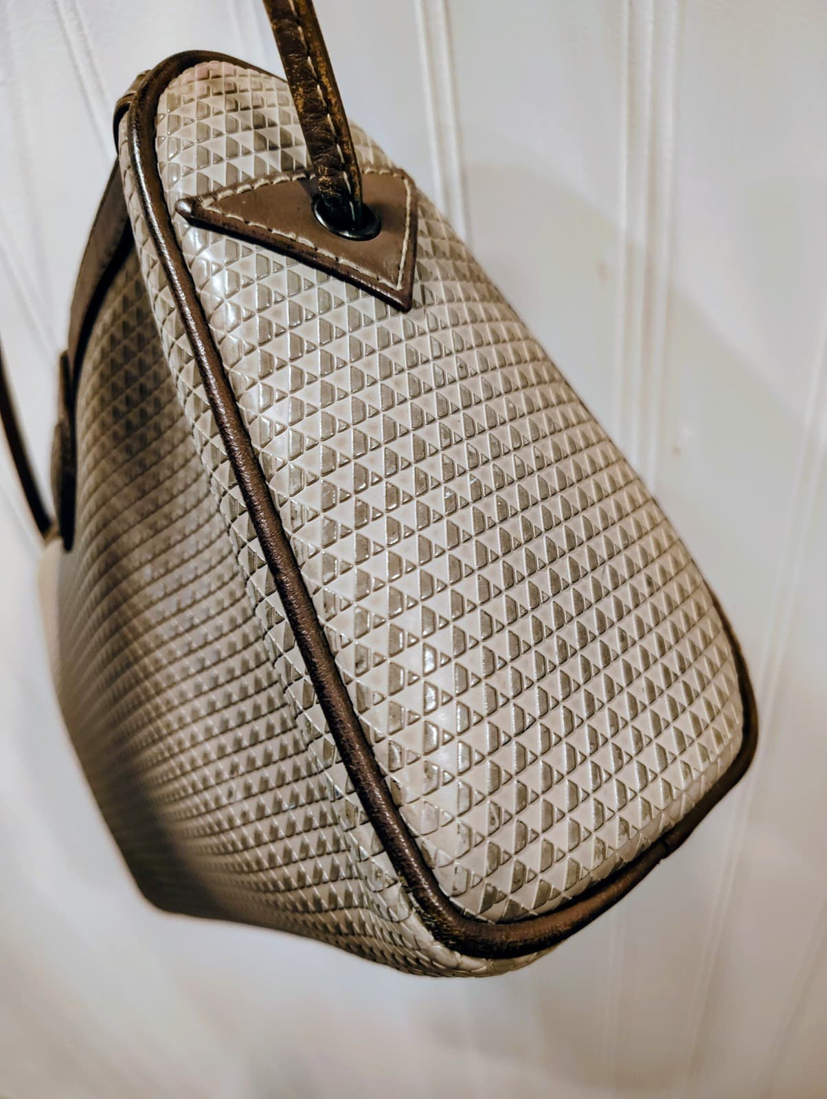 Vintage 1983 Liz Claiborne Tan Triangle purse shoulder bag - Thumbnail 8