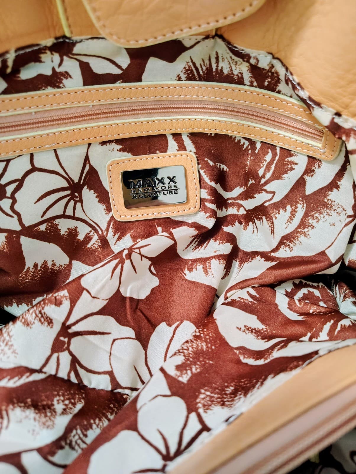 NWT Maxx NY Signature Apricot Pebbles Leather Handbag - Thumbnail 17