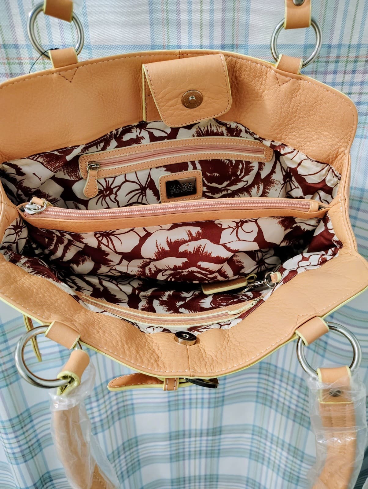 NWT Maxx NY Signature Apricot Pebbles Leather Handbag - Thumbnail 16