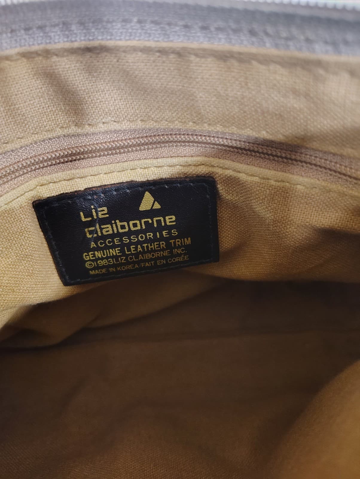 Vintage 1983 Liz Claiborne Tan Triangle purse shoulder bag - Thumbnail 14