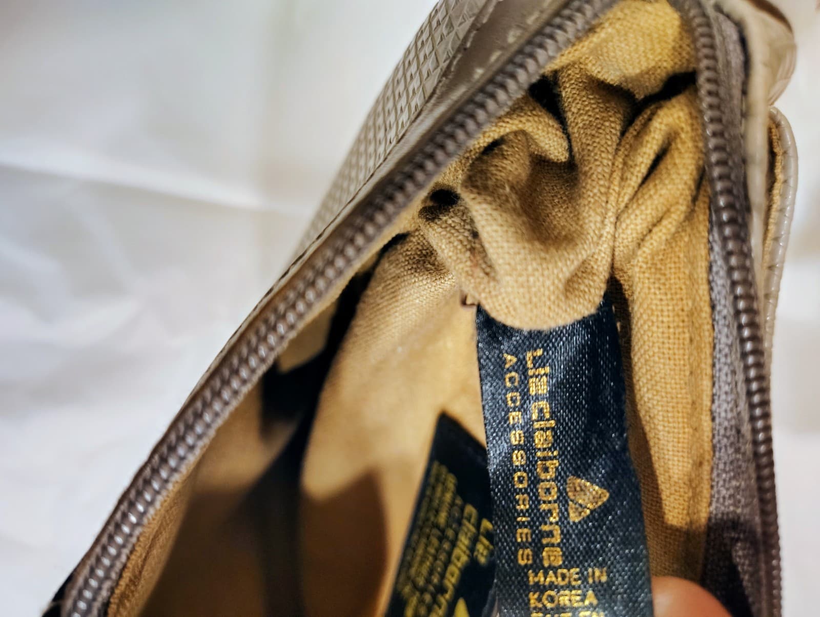 Vintage 1983 Liz Claiborne Tan Triangle purse shoulder bag - Thumbnail 18