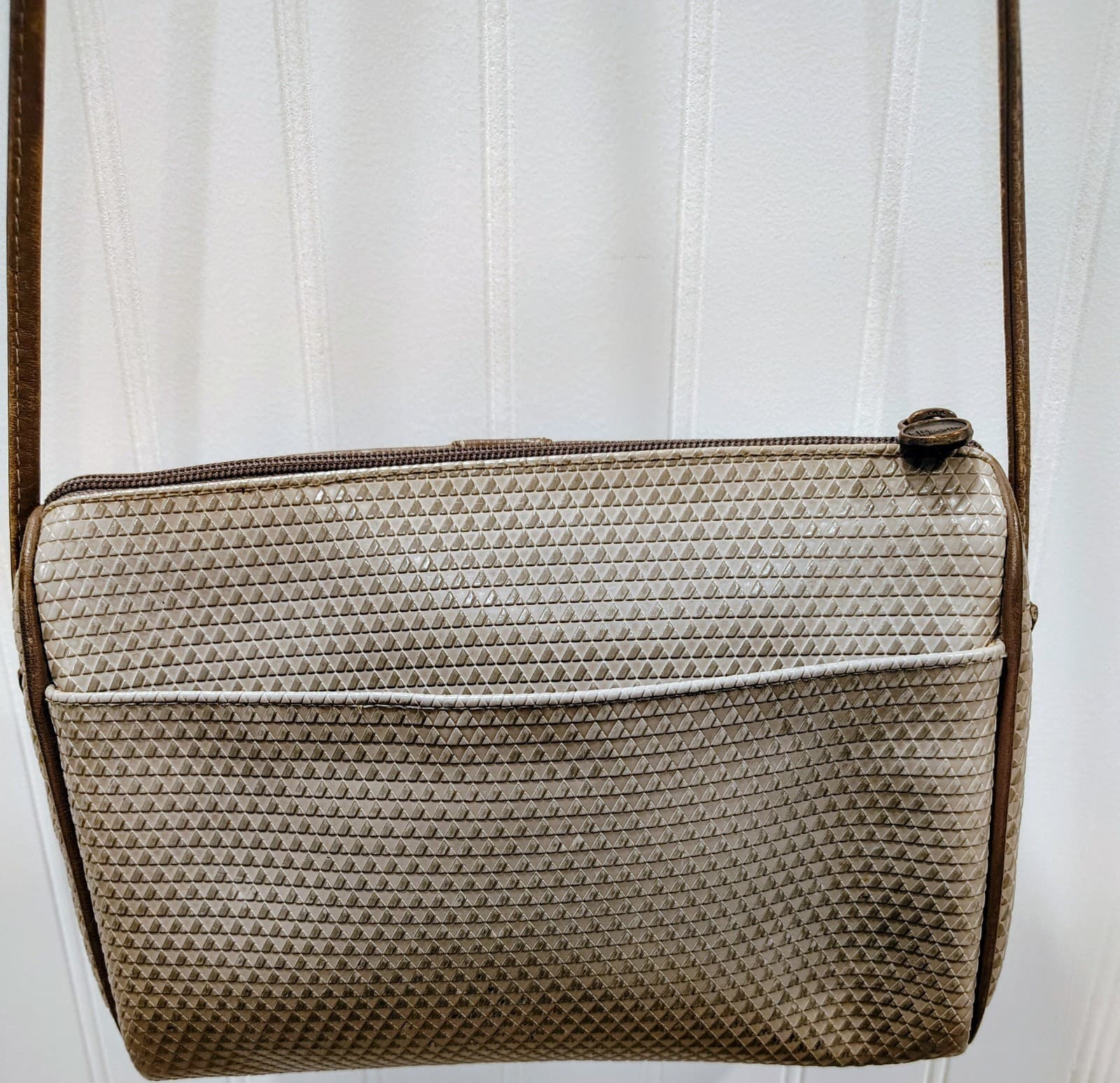 Vintage 1983 Liz Claiborne Tan Triangle purse shoulder bag - Thumbnail 9