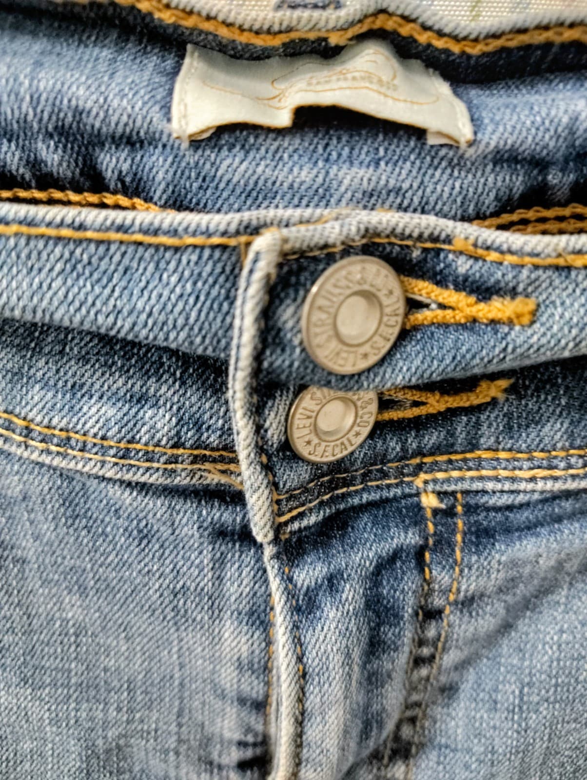 Levi’s 515 Bermuda Shorts Women’s Denim Blue Mid Rise Cuffed Mom Shorts Summer - Thumbnail 9