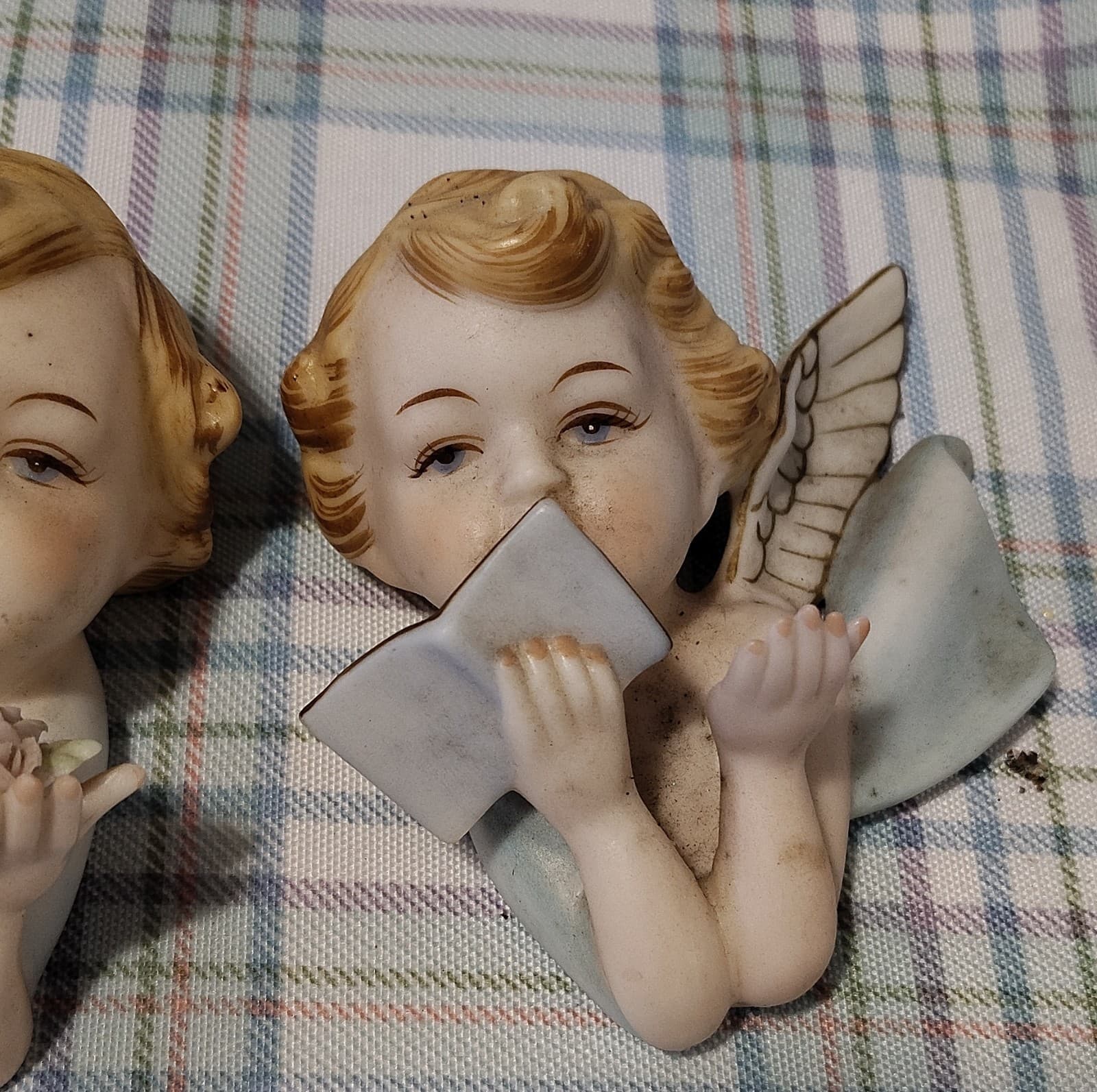 Vintage Ceramic/porcelain Angel Figurines Set of 2 Wall Decor Matte Finish - Thumbnail 3