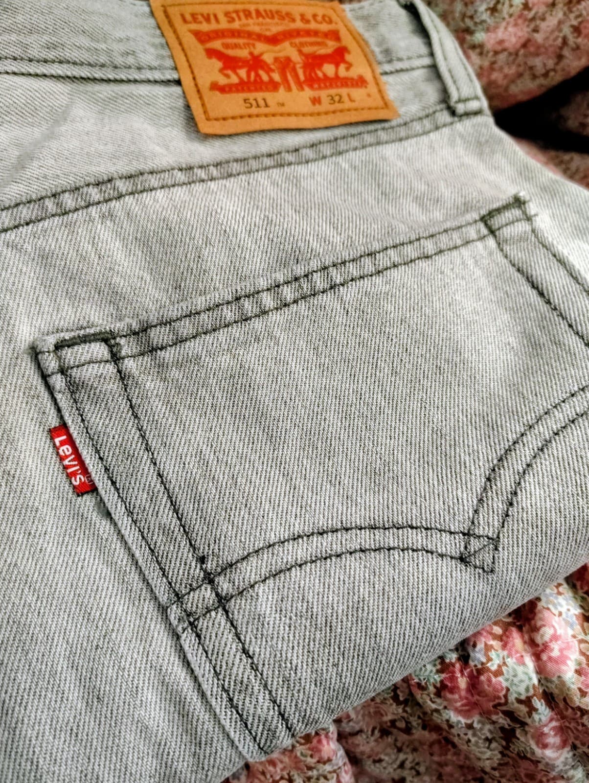 Levi's 511 Denim jean shorts distressed gray wash - Thumbnail 2