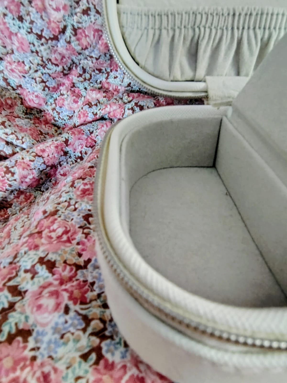 Portable White Jewelry Box Storage Organizer, "Cupcakes & Cashmere at Home" - Thumbnail 10