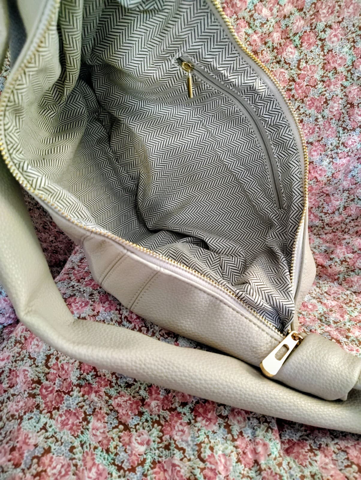 NWOT Cream Faux Leather Shoulder Hobo Bag - Thumbnail 15