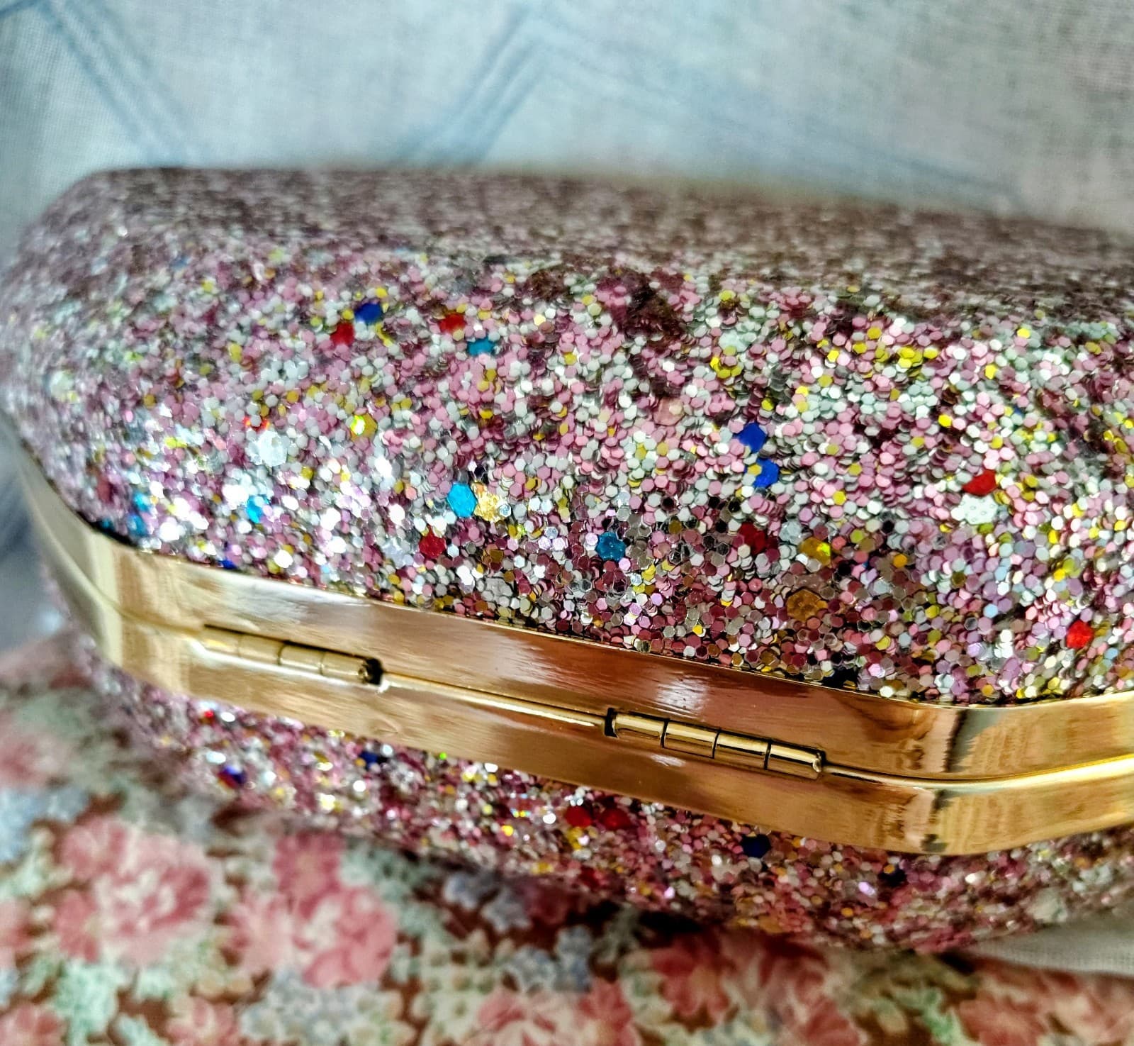 NWT Fancy Jeweled Glittered Hardshell Lips Formal Dress Bag Gold Chain - Thumbnail 17