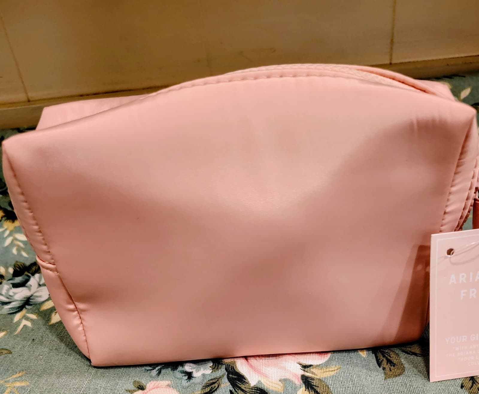 Ariana Grande Pink fragrance cosmetic bag Pouch NWT - Thumbnail 2