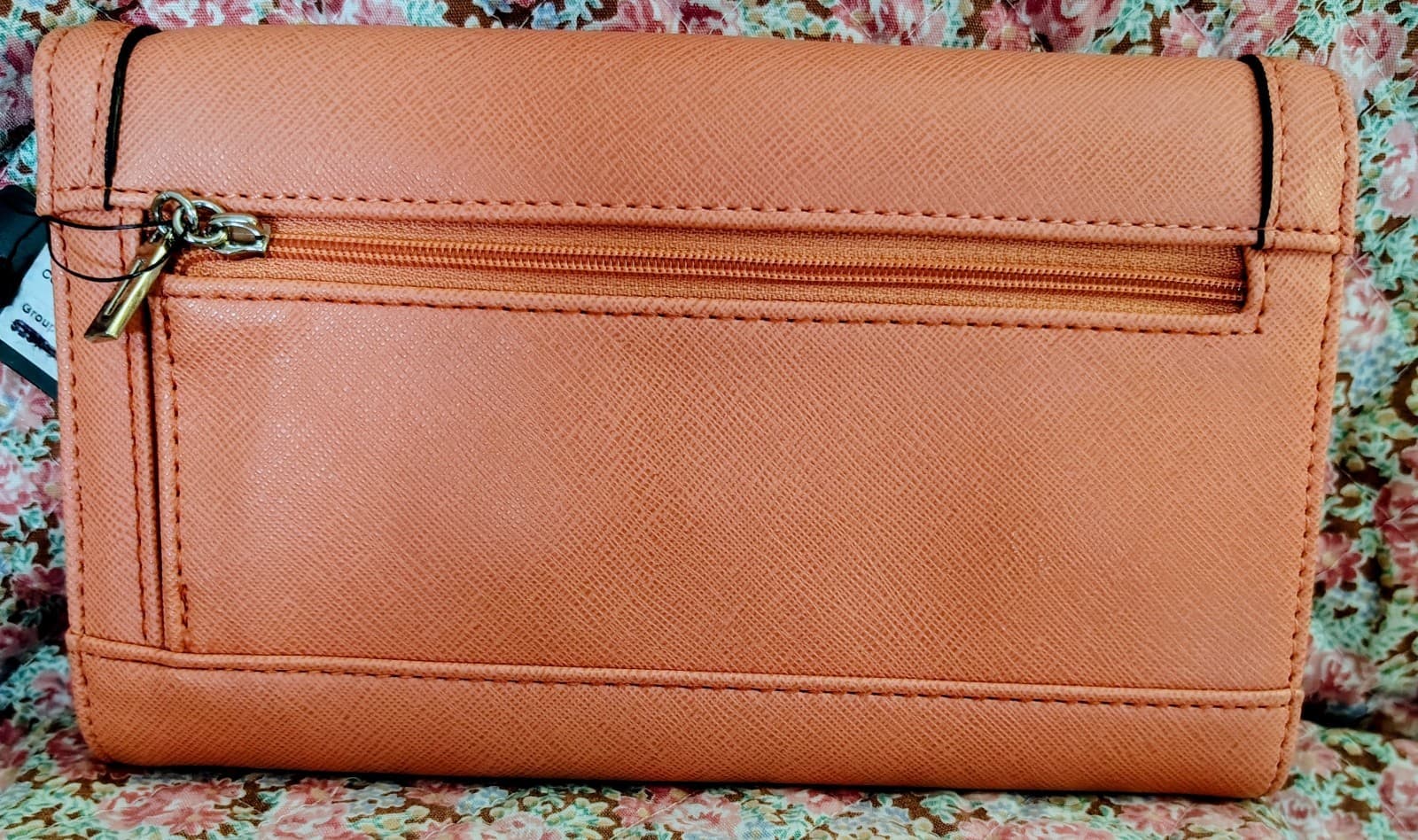 NWT Guess Coral Wallet With Lock Charm - Thumbnail 6