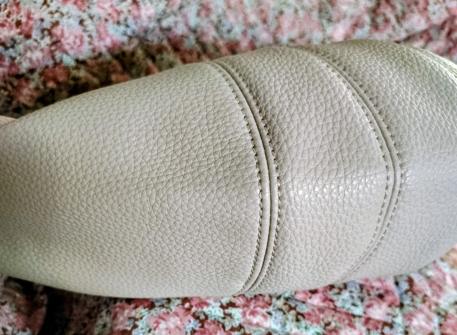NWOT Cream Faux Leather Shoulder Hobo Bag - Thumbnail 3
