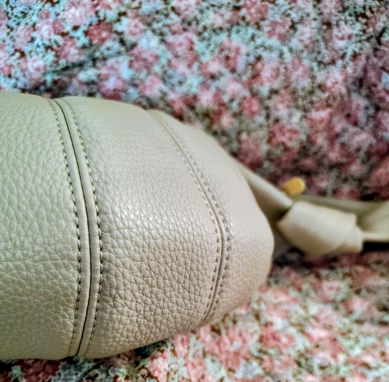 NWOT Cream Faux Leather Shoulder Hobo Bag - Thumbnail 4