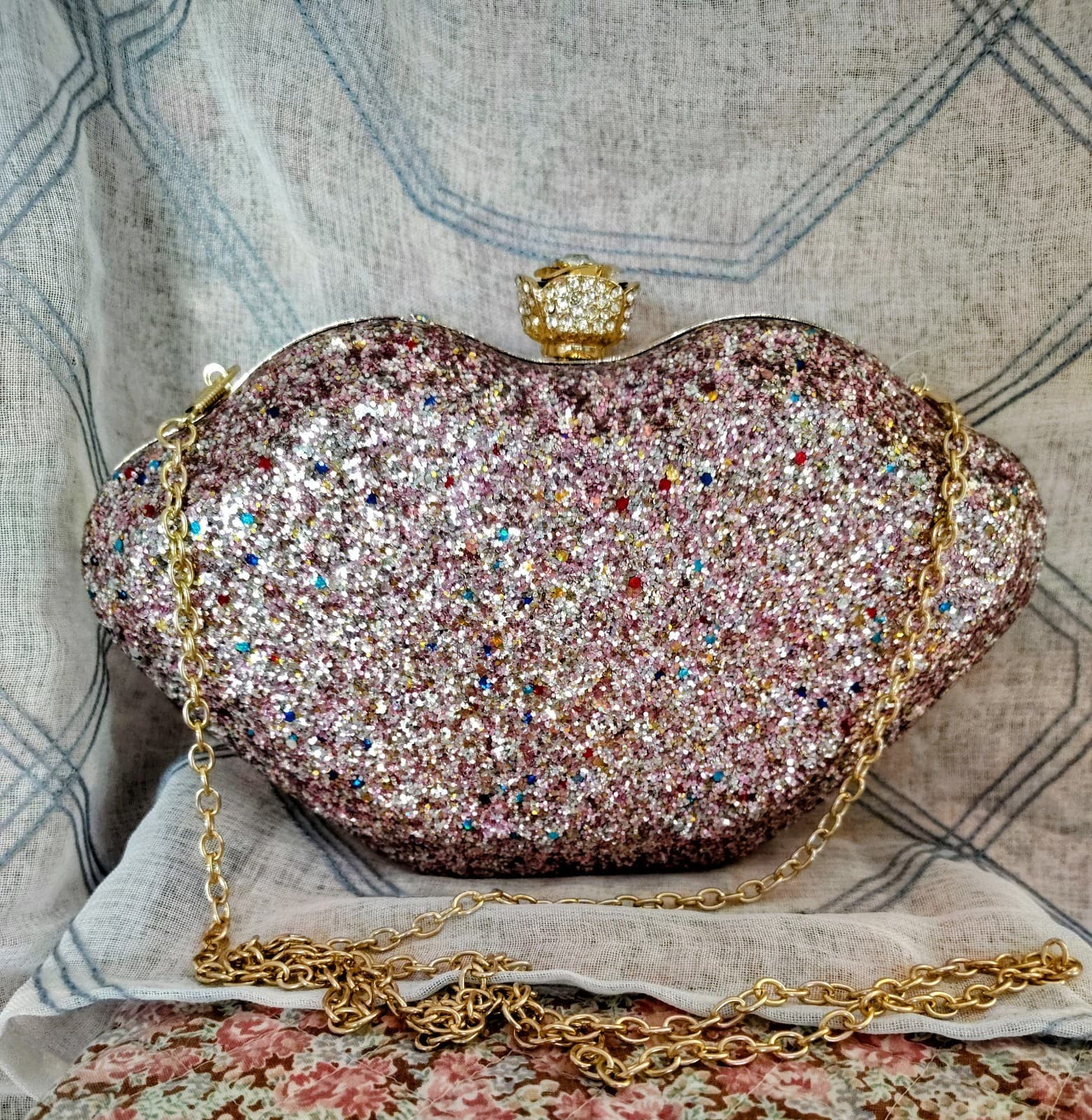 NWT Fancy Jeweled Glittered Hardshell Lips Formal Dress Bag Gold Chain - Thumbnail 2