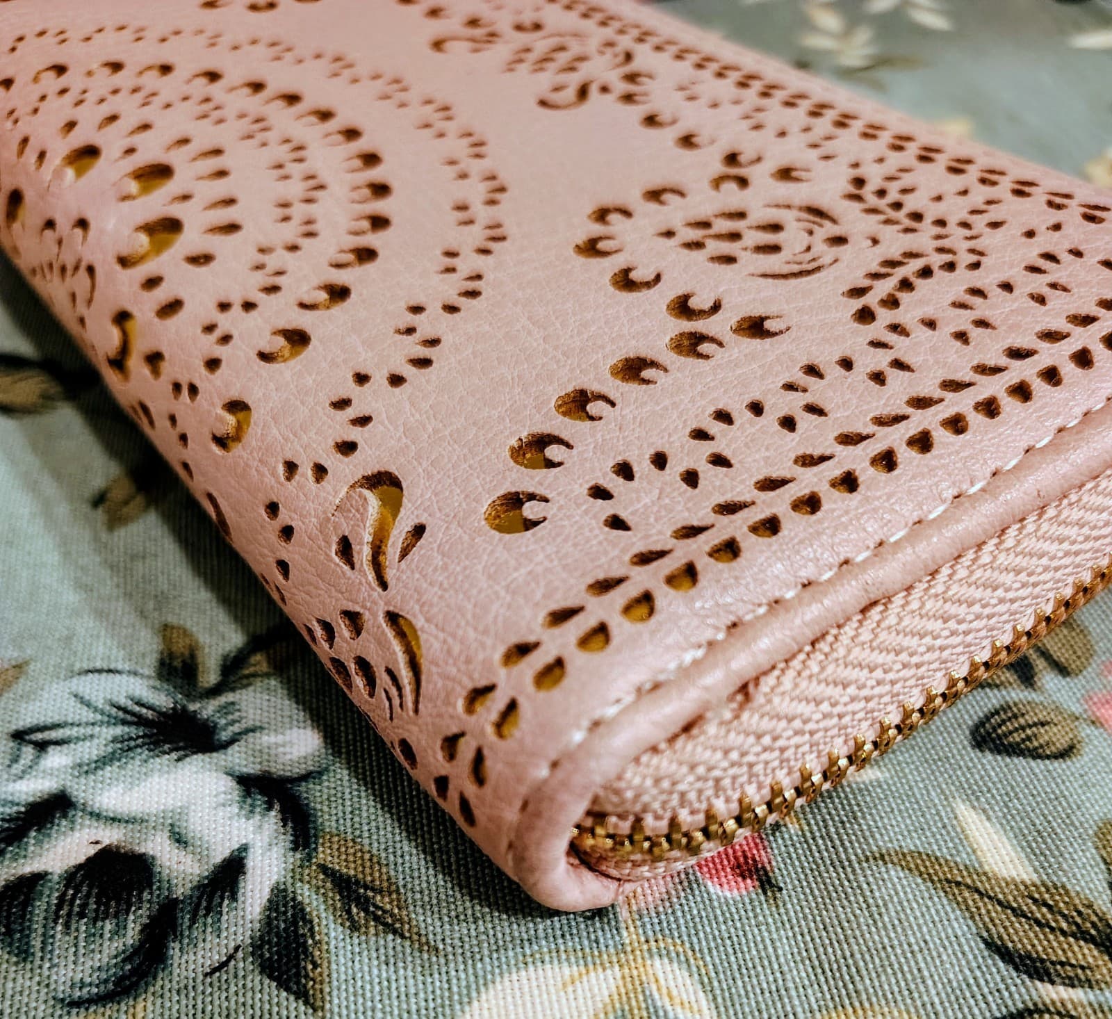 Claire's Rose Pink Laser Cut Wallet, Gold - Thumbnail 5