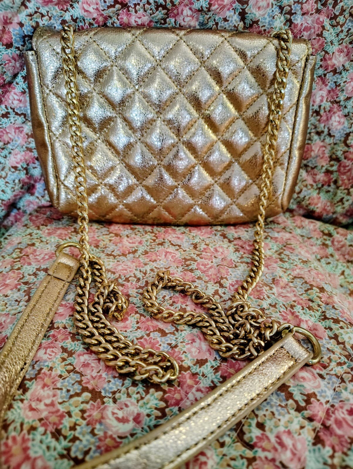 Forever 21 Formal Pink Shiny Metallic Clutch Gold Chain Dress Bag - Thumbnail 4