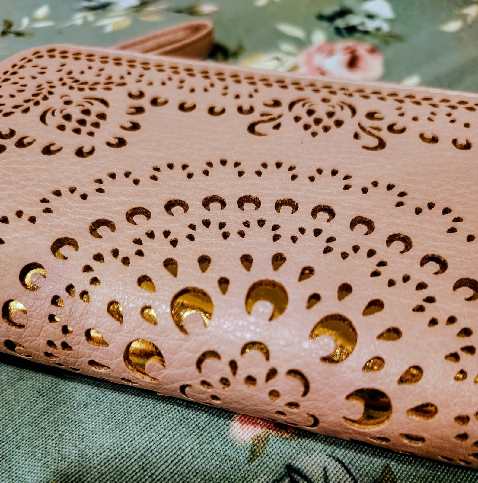 Claire's Rose Pink Laser Cut Wallet, Gold - Thumbnail 11