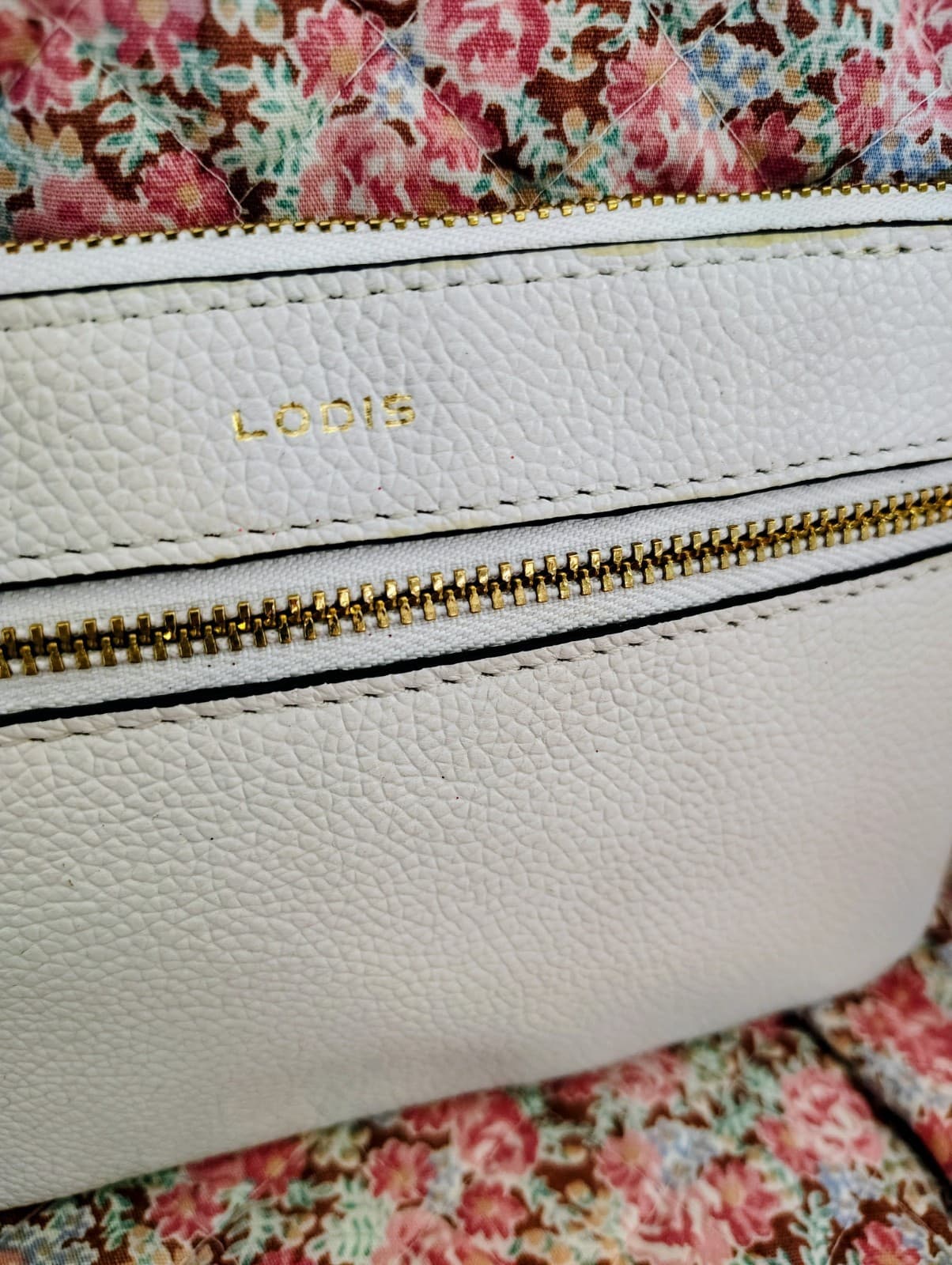 NWT Lodis Ivory Pebbled Leather Wallet Wristlet - Thumbnail 3