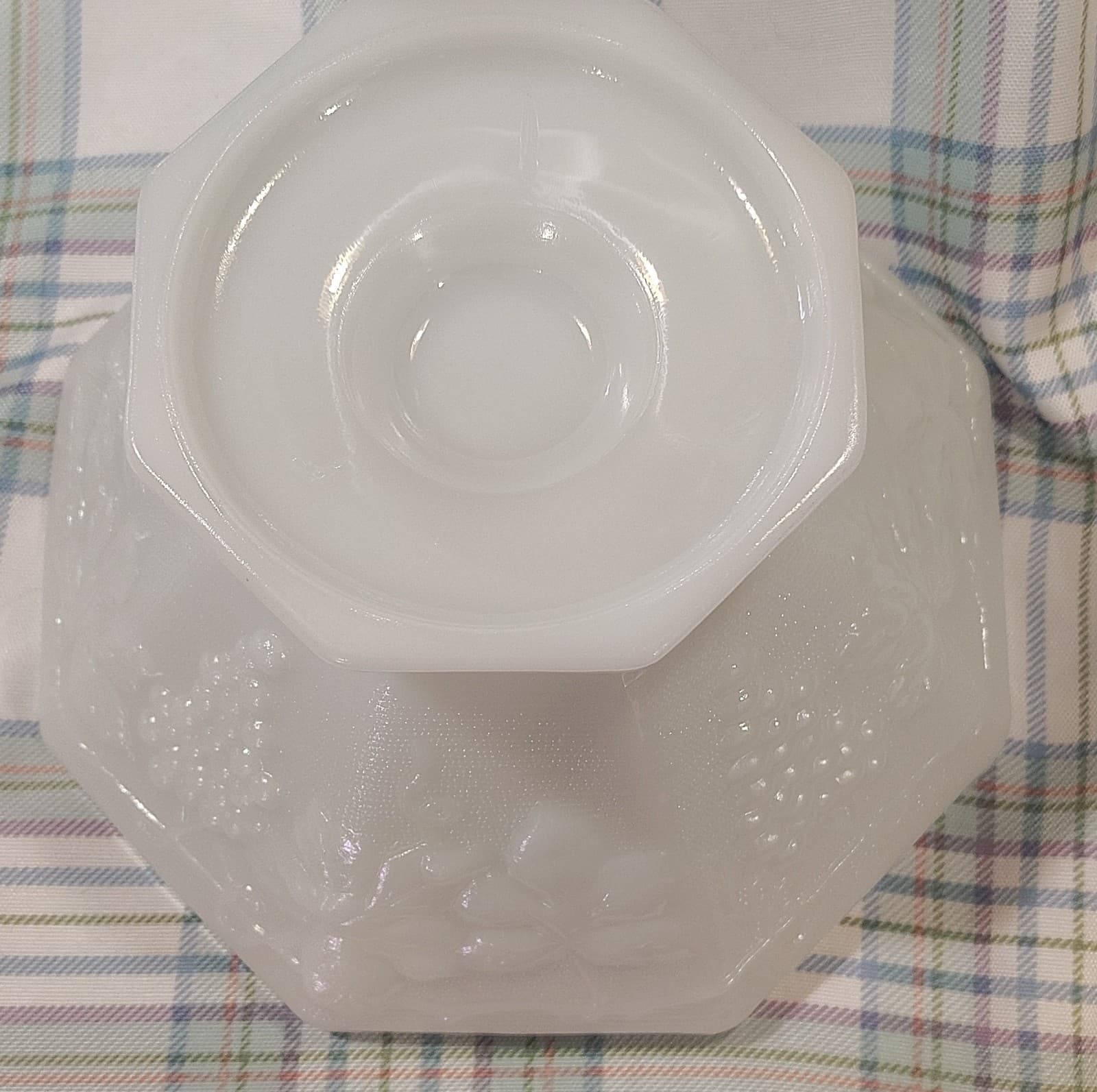 Vintage White Milk Glass Octagonal Pedestal Bowl Grape Leaf Pattern - Thumbnail 9