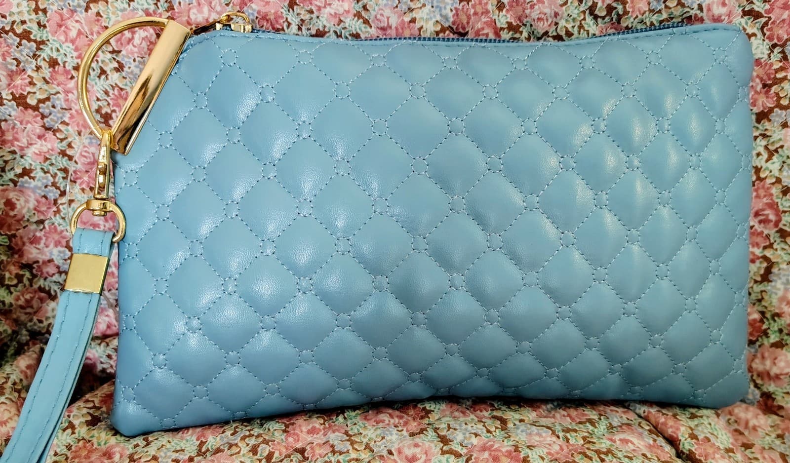 NWOT Turquoise Quilted Faux Leather Wristlet, Gold Hardware, Wrist Strap