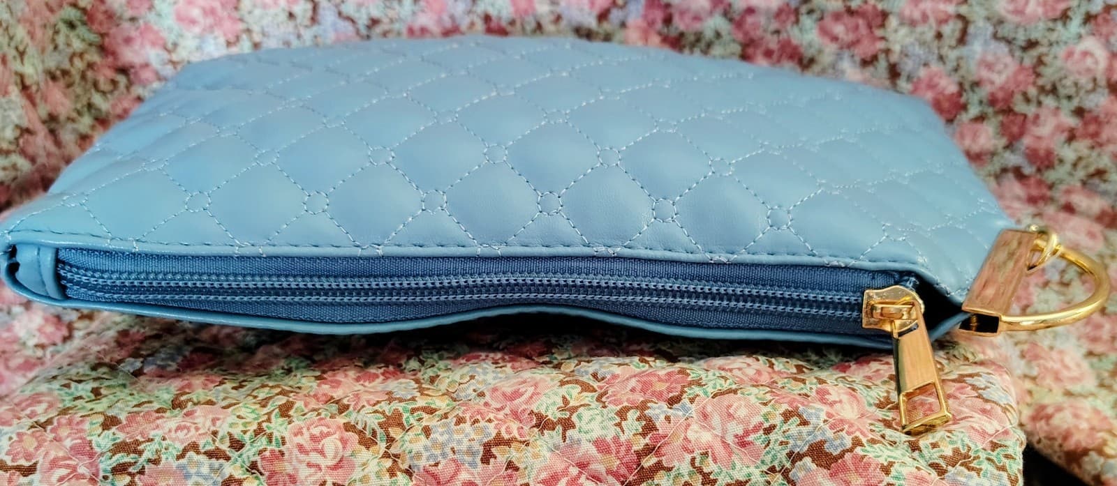 NWOT Turquoise Quilted Faux Leather Wristlet, Gold Hardware, Wrist Strap - Thumbnail 7