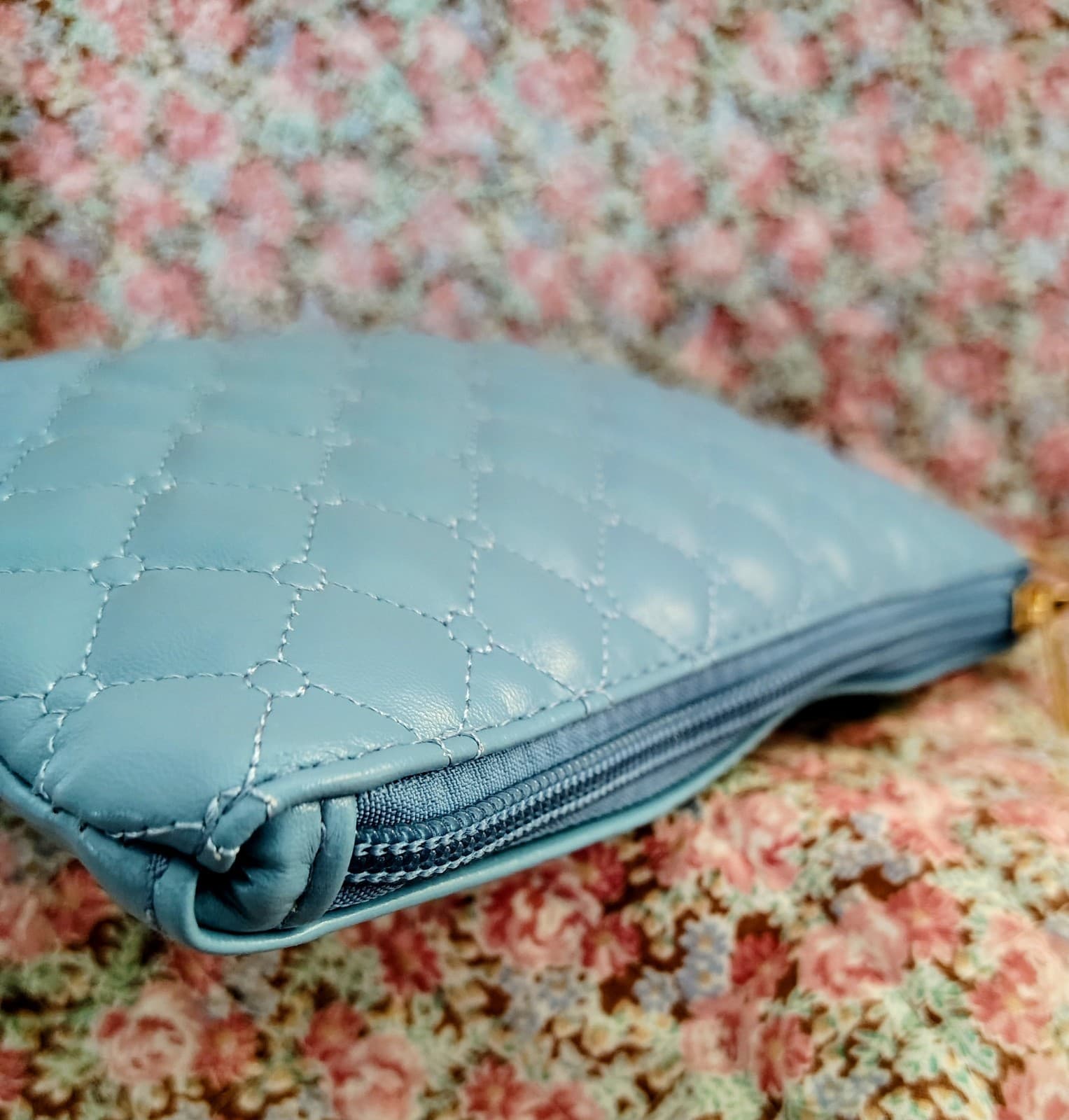 NWOT Turquoise Quilted Faux Leather Wristlet, Gold Hardware, Wrist Strap - Thumbnail 4