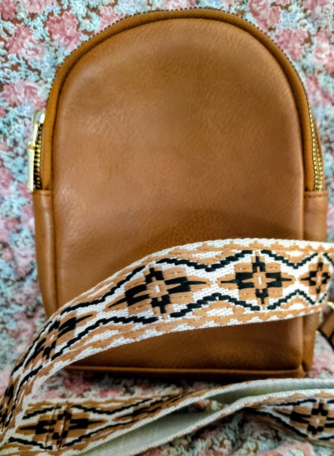 Jen & Co Vegan Approved Ellen Guitar Strap Sling Bag NWT - Thumbnail 13