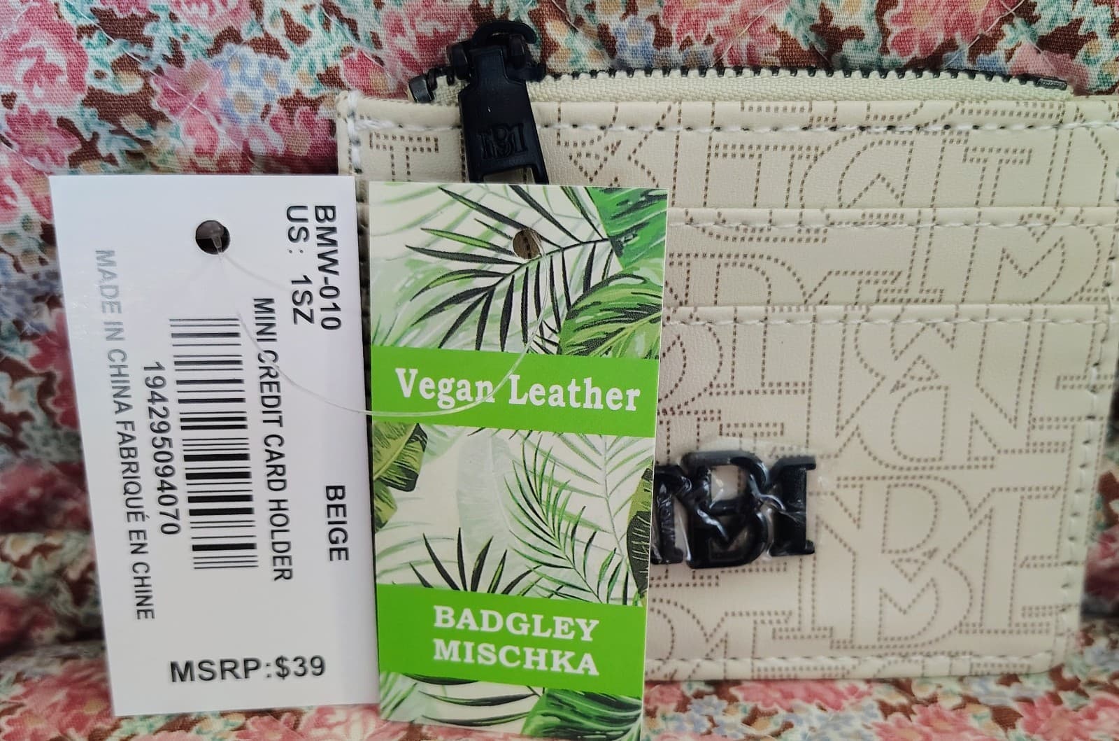 Badgley Mischka Black & White Leather Mini Credit Card Holder NWT MSRP 38.00 - Thumbnail 2