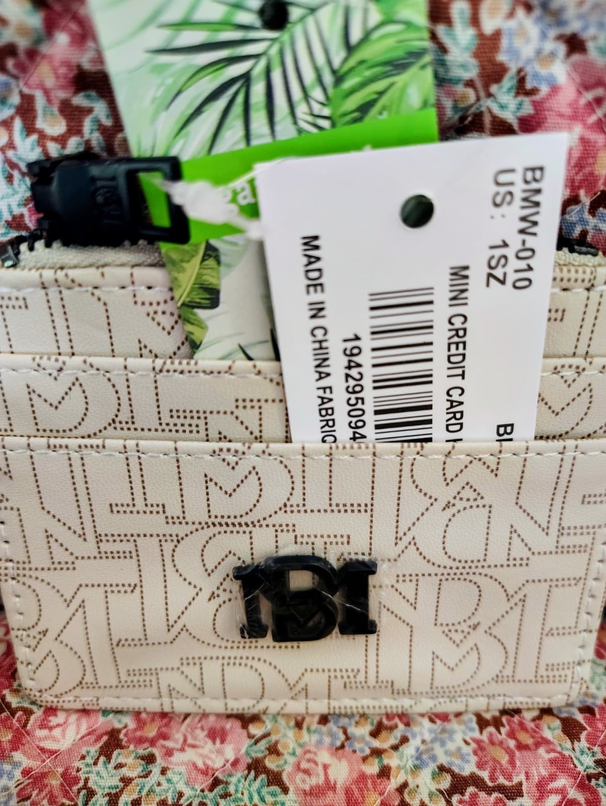 Badgley Mischka Black & White Leather Mini Credit Card Holder NWT MSRP 38.00 - Thumbnail 4