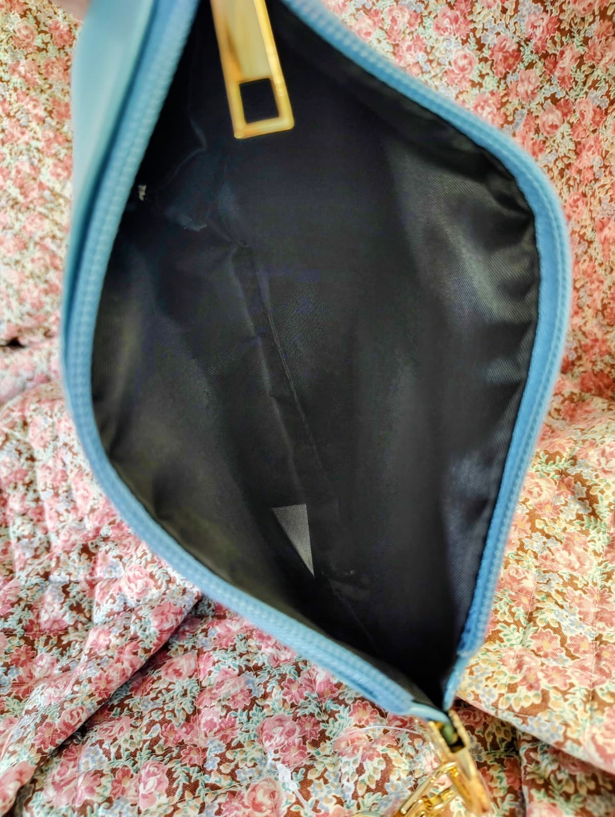 NWOT Turquoise Quilted Faux Leather Wristlet, Gold Hardware, Wrist Strap - Thumbnail 9