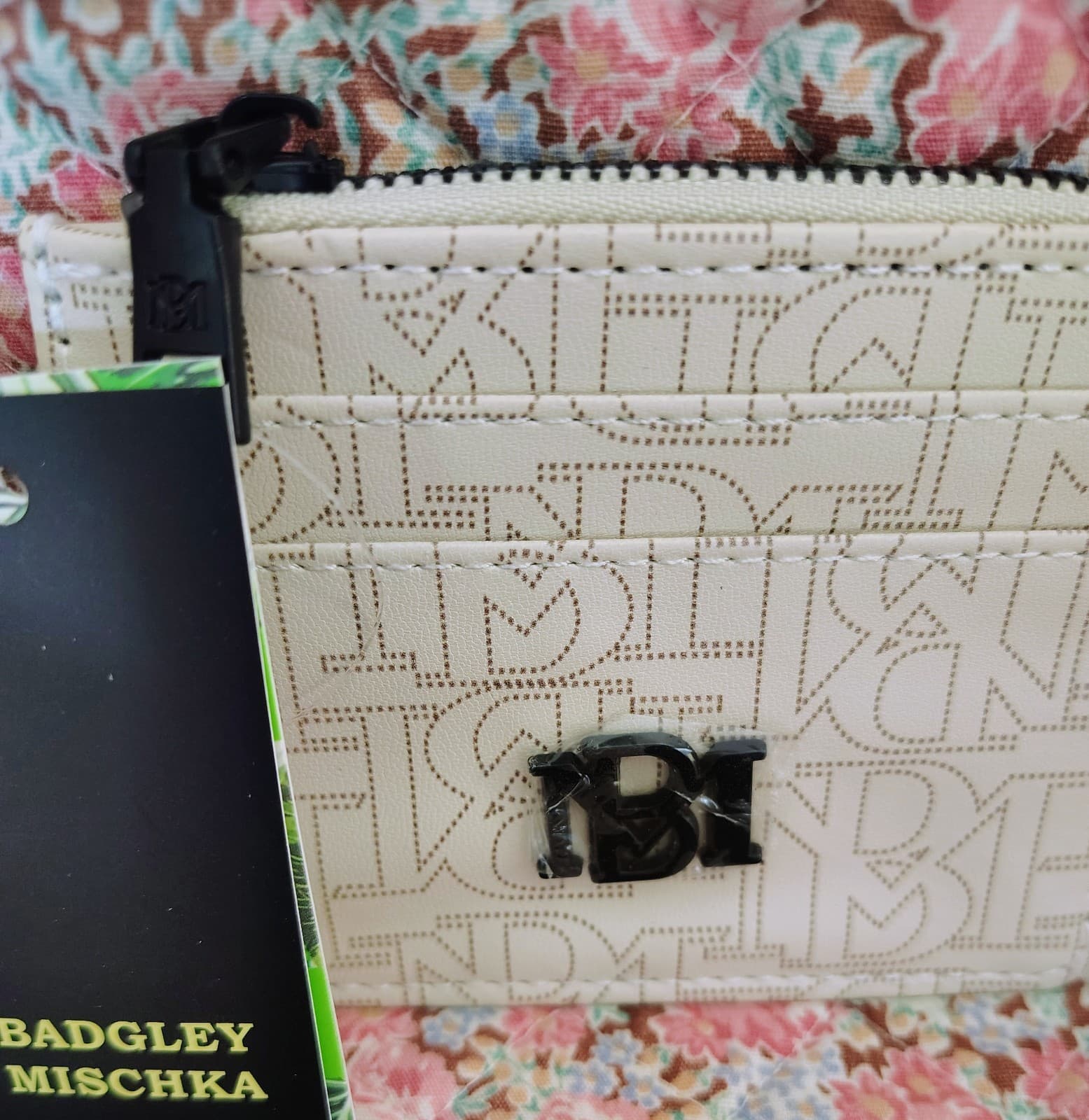Badgley Mischka Black & White Leather Mini Credit Card Holder NWT MSRP 38.00