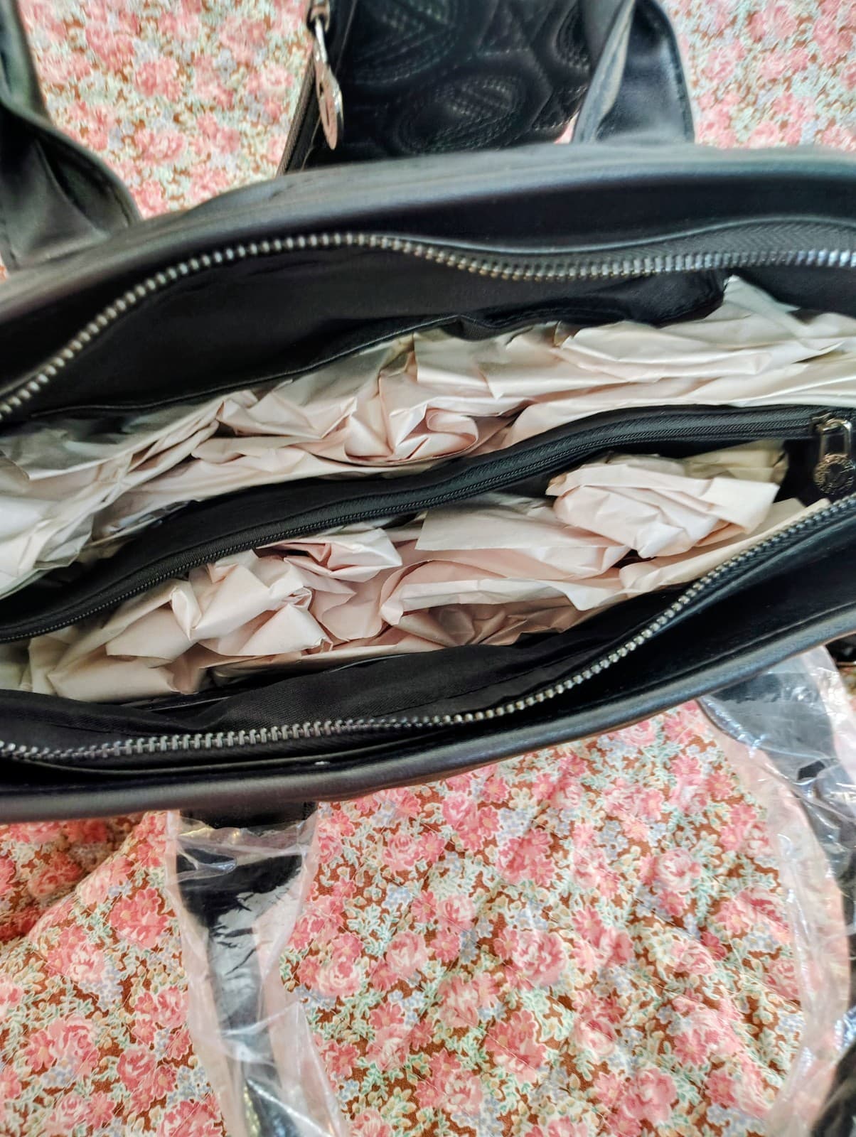 Valentino Orlandi Large Black Quilted Tote Bag & Mini Wristlet NWT V-4001G Vegan - Thumbnail 10