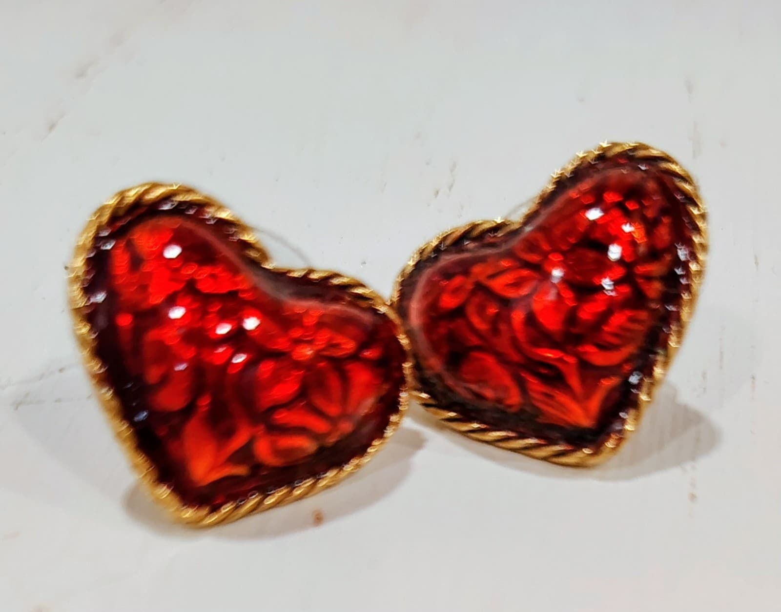 Vintage Avon Hearts Affire Earrings 1995 - Thumbnail 2