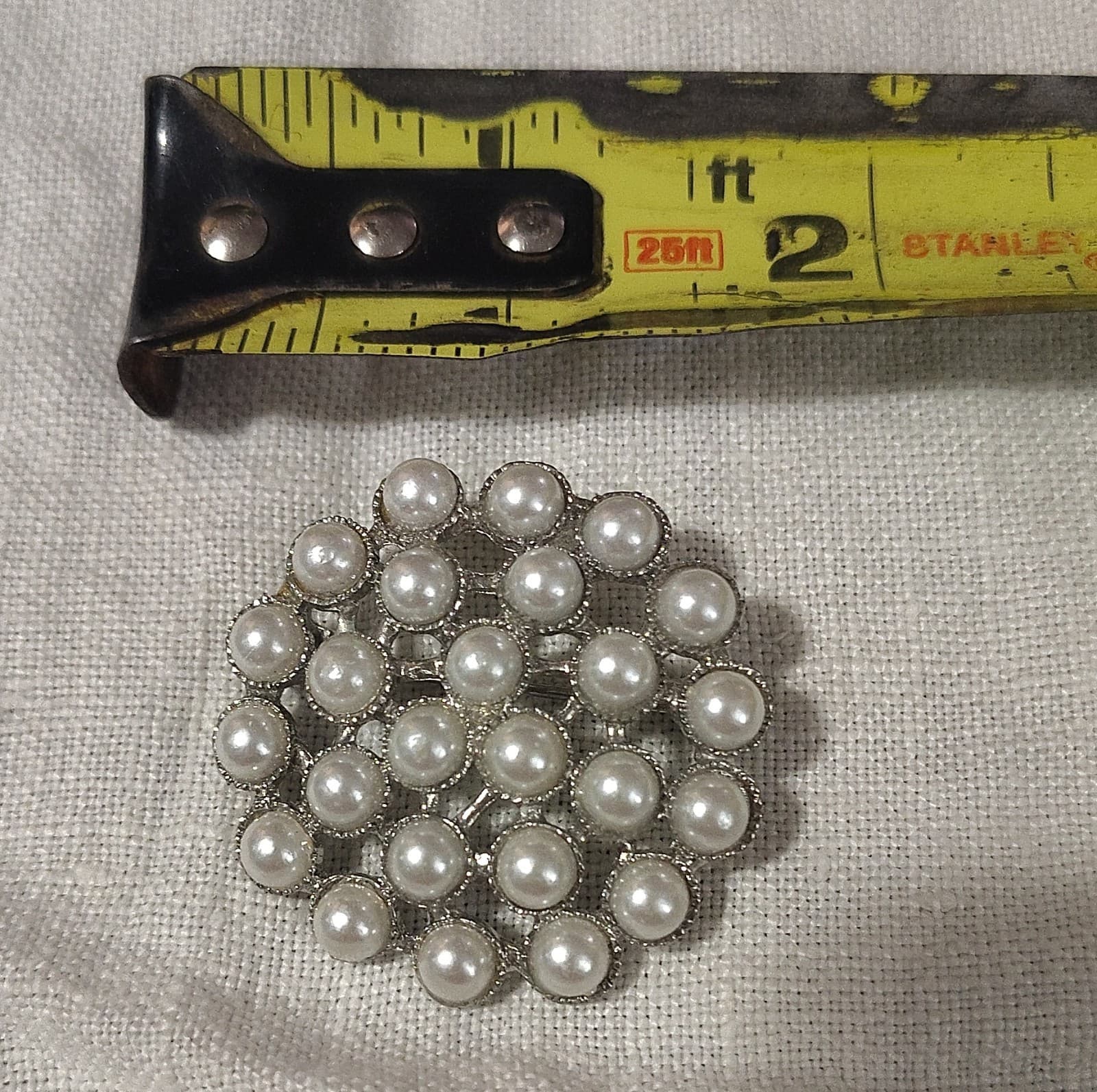 Vintage Silver Tone Pearl Cluster Brooch 1.5in Round Flower Fashion Pin - Thumbnail 2