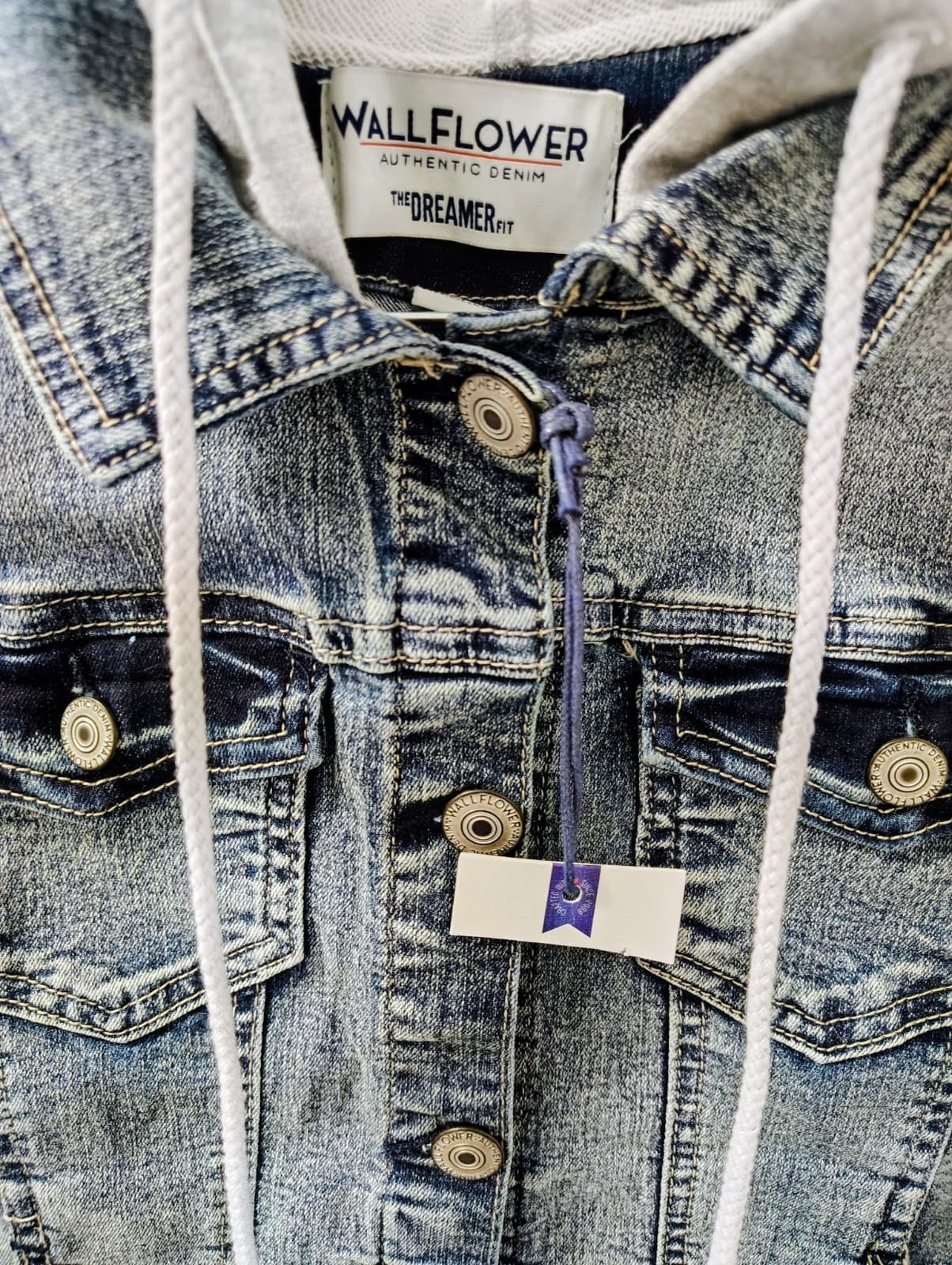 NWT Wallflower "The Dreamer" brand denim jacket with Hoodie, Small - Thumbnail 4