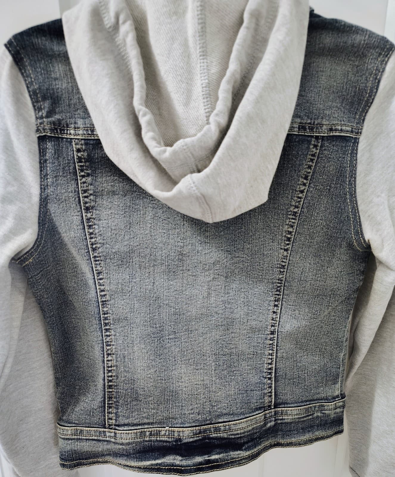 NWT Wallflower "The Dreamer" brand denim jacket with Hoodie, Small - Thumbnail 6