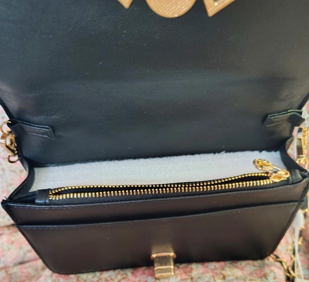 NWT Black Quilted Vegan Leather Orlandi Valentino Shoulder Crossbody Bag $299 - Thumbnail 8