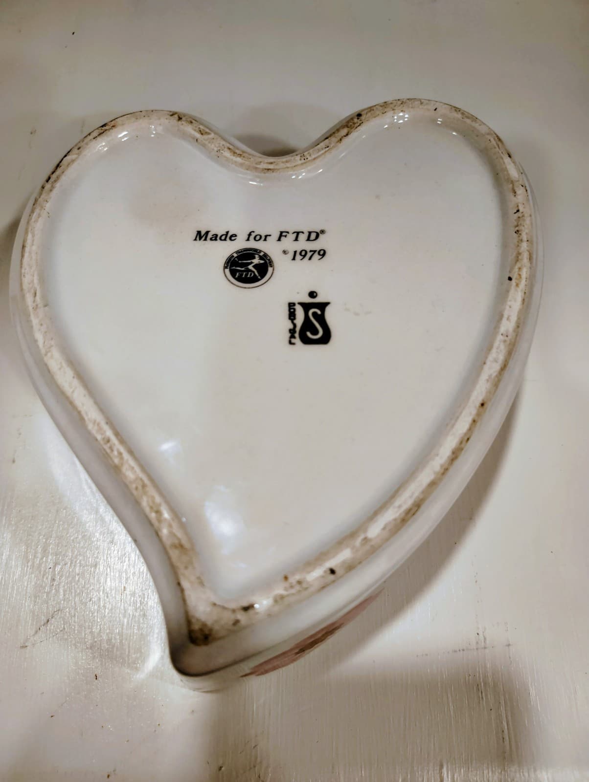 Vintage FTD Curvy Heart Bowl Planter 1979 Portugal Ceramic Love Valentine's Day - Thumbnail 9
