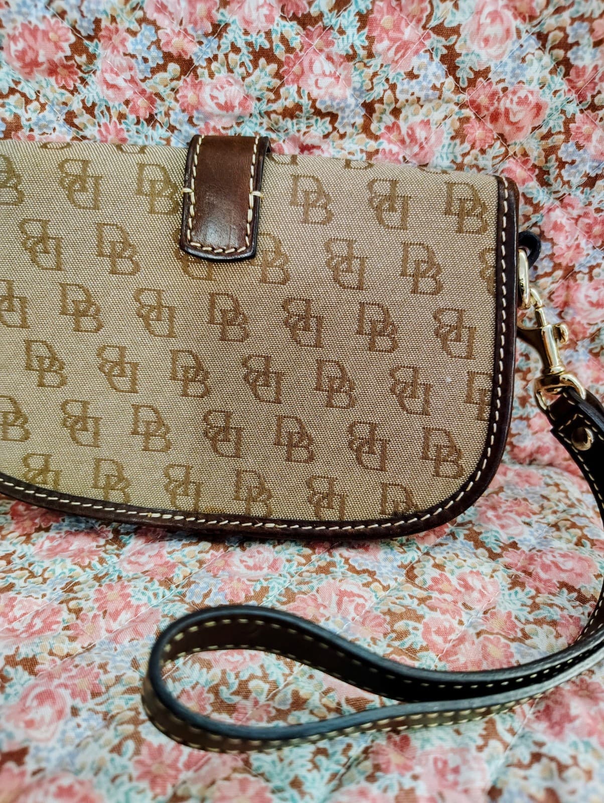 Dooney & Bourke Monogram Cotton/Canvas Wristlet Push Lock Closure - Thumbnail 6