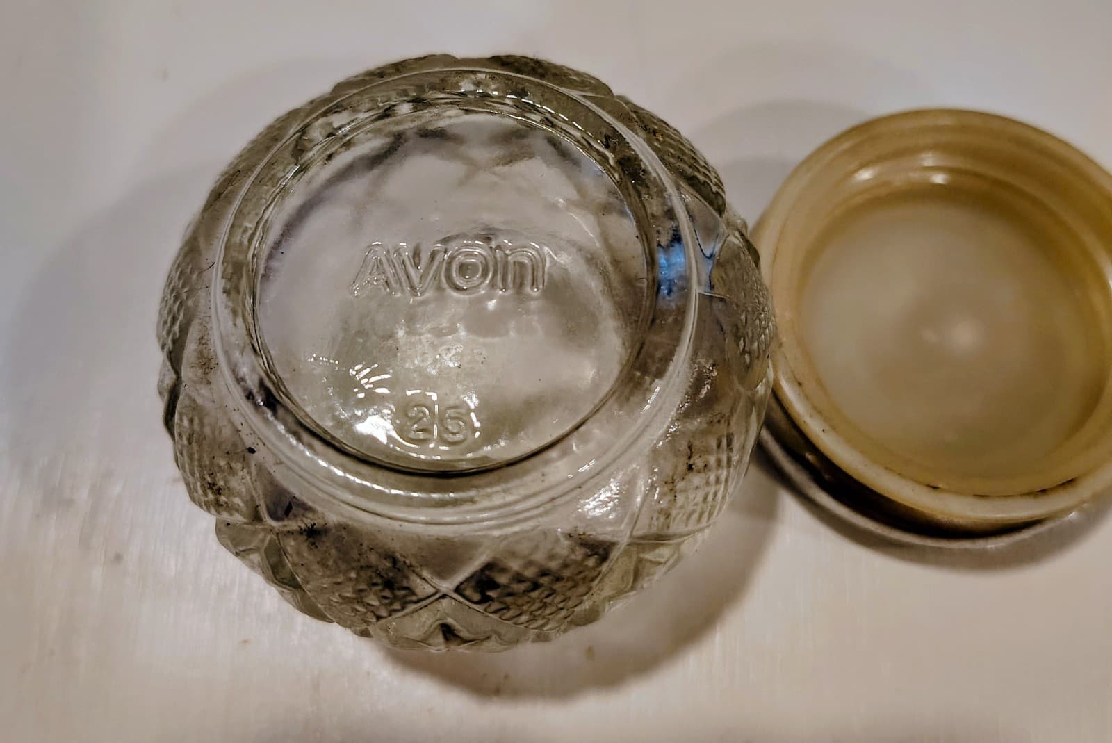 Avon Vintage collectible Glass Vanity Jar decor silver plate embossed lid EUC - Thumbnail 5