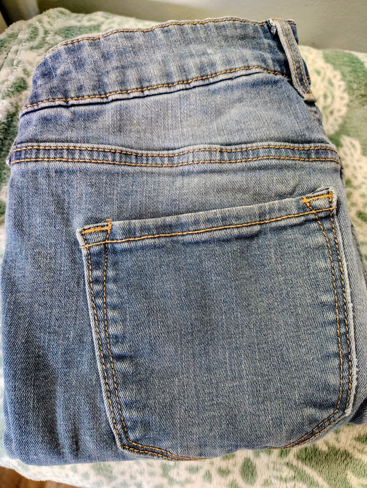 Old Navy Mid-Rise Rockstar Skinny Jeans Size 2 Light Wash