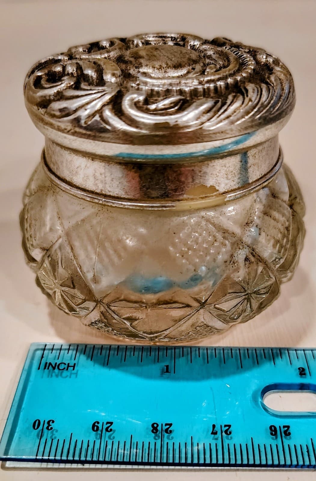 Avon Vintage collectible Glass Vanity Jar decor silver plate embossed lid EUC - Thumbnail 10